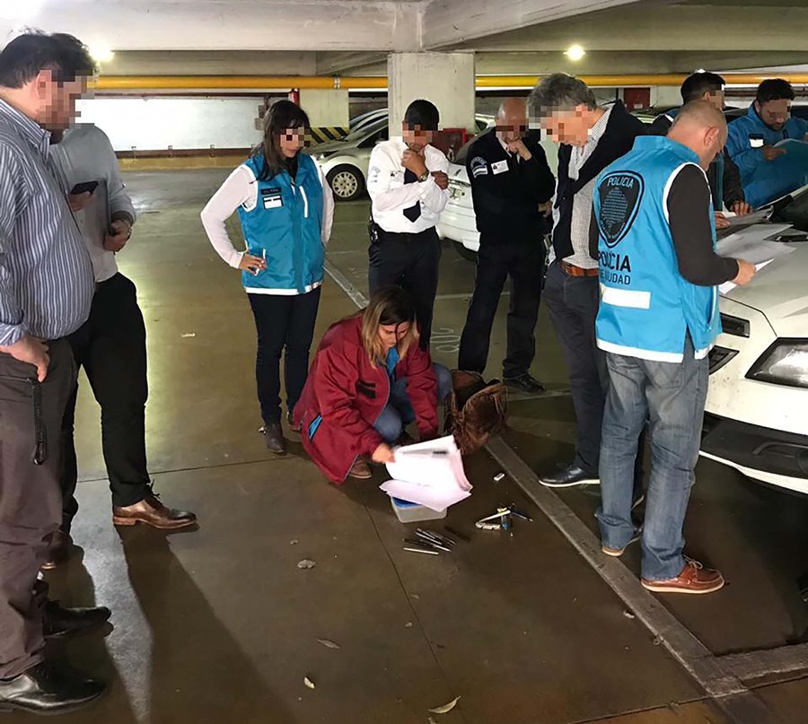 Russo mientras era detenido ayer por la Policía de la Ciudad de Buenos Aires