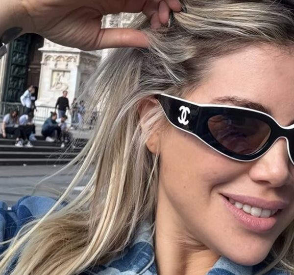 Wanda Nara llegó a la audiencia de divorcio con nuevo look y en un Lamborghini rosa