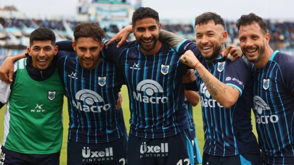 Gimnasia goleó a Nueva Chicago y retornó a la punta de la Zona B