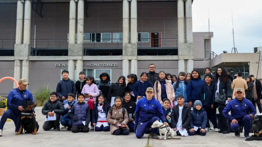 Impulsan el uso responsable del 911 con visitas educativas al Centro de Monitoreo
