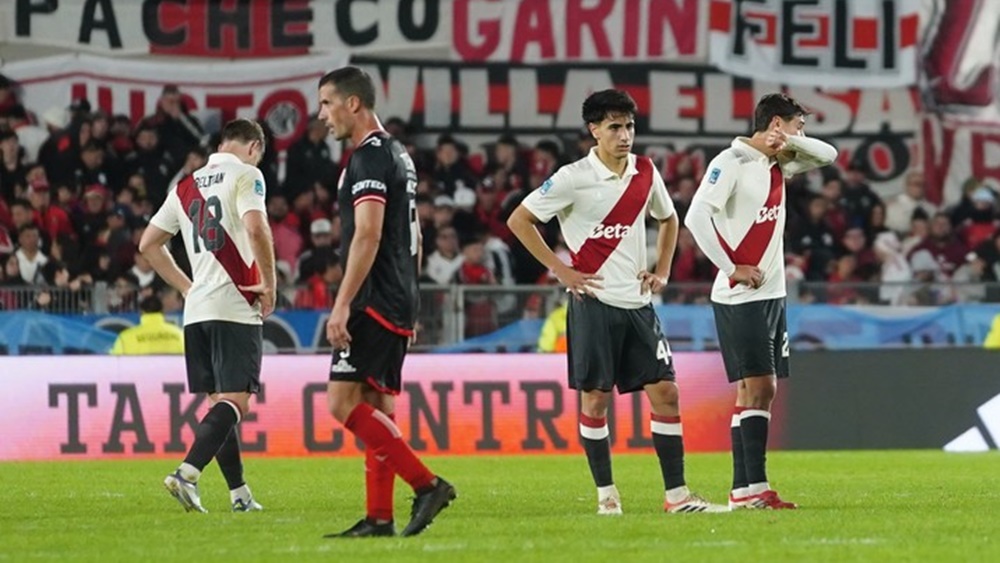 River, vencido por Barracas en el Monumentgal