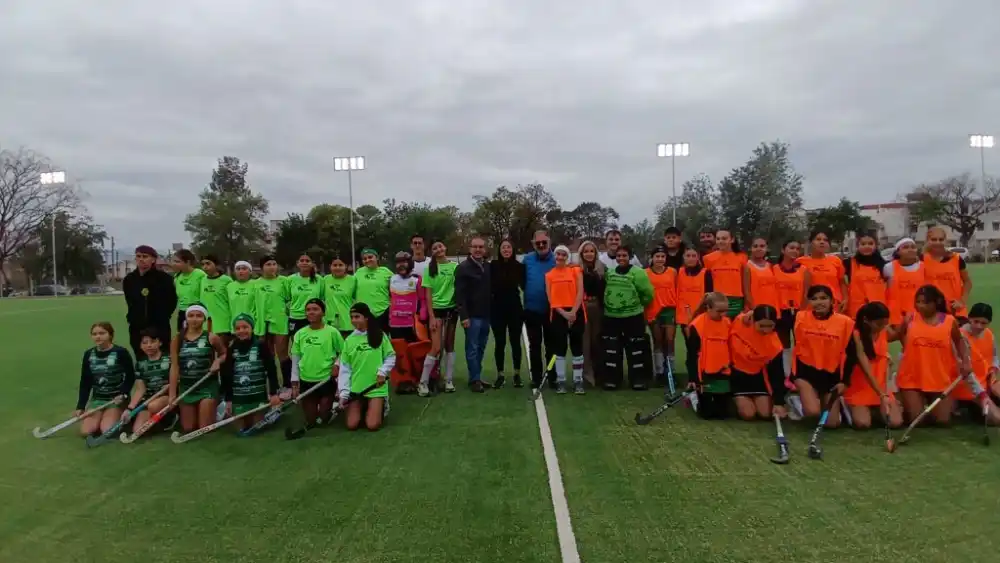 Inauguraron la primera cancha municipal de hockey de San Salvador de Jujuy
