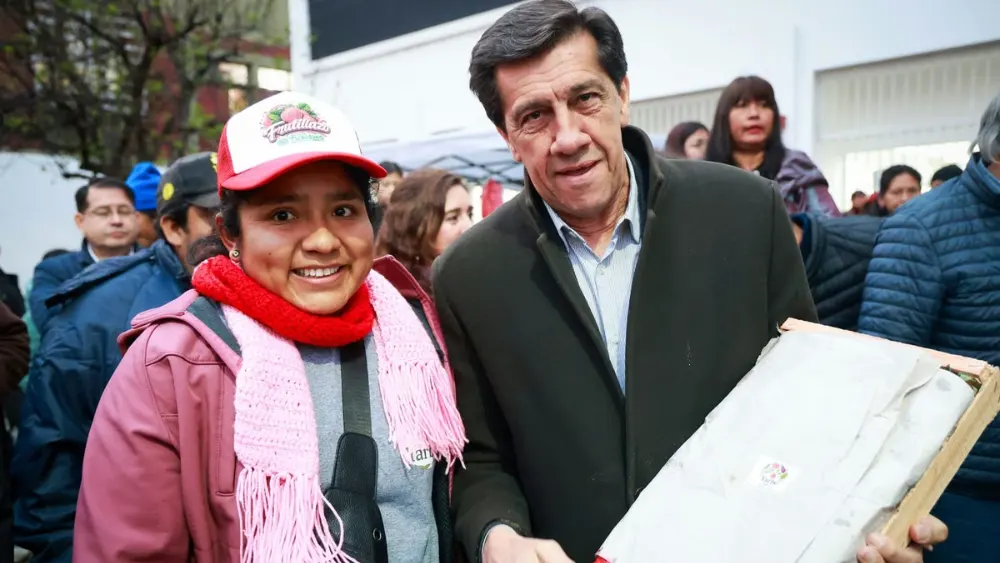 Carlos Sadir en el Frutillazo en Perico