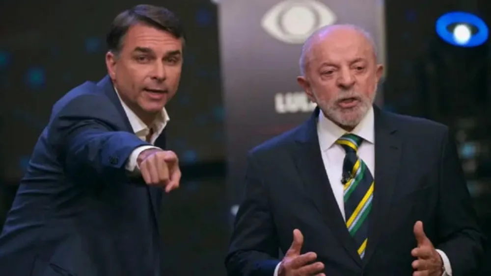 Flavio Bolsonaro y Lula da Silva